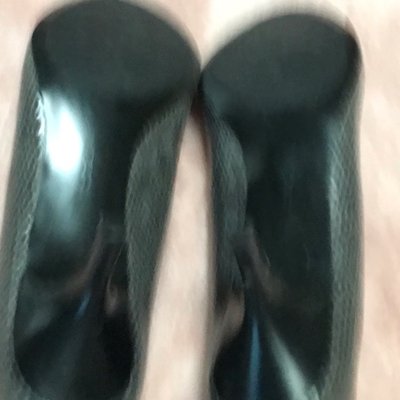 Bandolino Ladies Grey Lizard or Snake print heels Size 8.5M. Good used condition - Picture 4 of 7